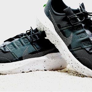 Mens Nike Running style shoe. Not sure the type. 10.5 worn 2x